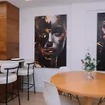 Elegancia Y Diseno En By