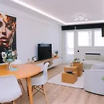 Elegancia Y Diseno En By * 比戈