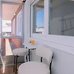 Elegancia Y Diseno En By * 比戈