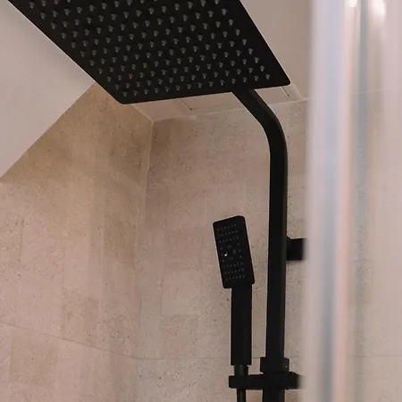 Elegancia Y Diseno En By Apartamento
