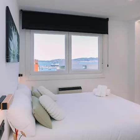 Elegancia Y Diseno En By * ヴィーゴ