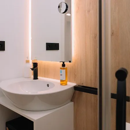 Elegancia Y Diseno En By アパート *