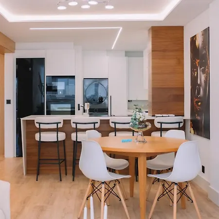 Apartman Elegancia Y Diseno En By *