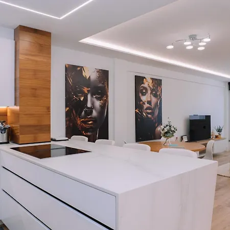 Elegancia Y Diseno En By Apartamento