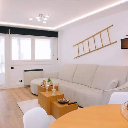 Elegancia Y Diseno En By ヴィーゴ