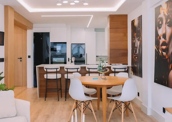 Apartman Elegancia Y Diseno En By *