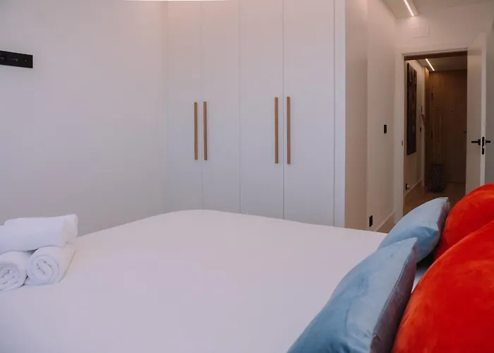 Elegancia Y Diseno En By Apartmán